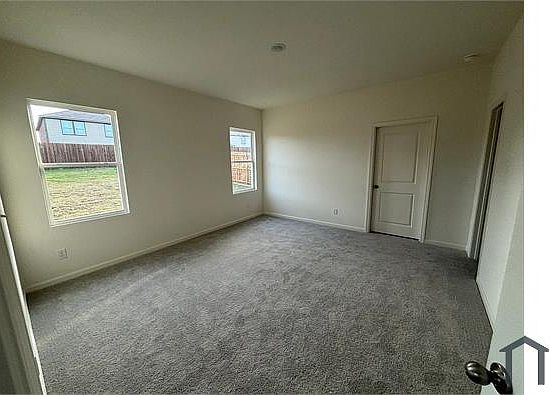 3rd image of 5942 Sahara Dr