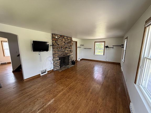 2nd image of 2912 Memorial DRIVE