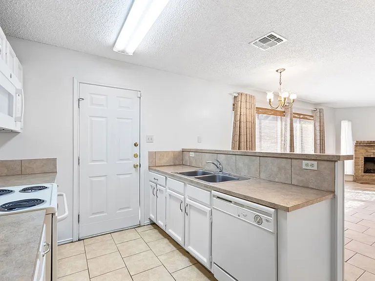 8430 Cranberry Hl — Photo 12