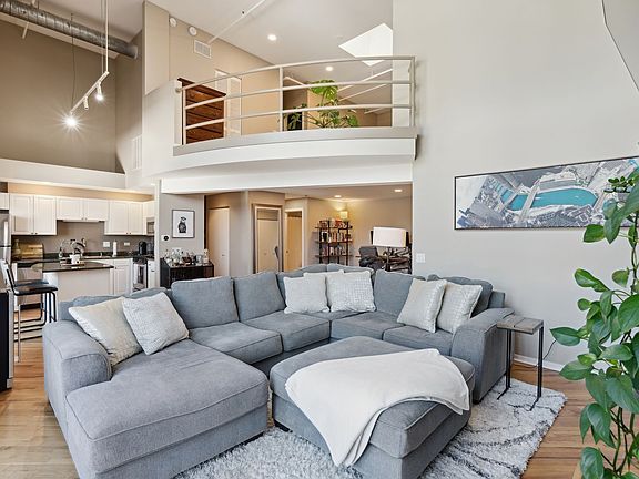 4th image of 616 W Fulton St APT 709