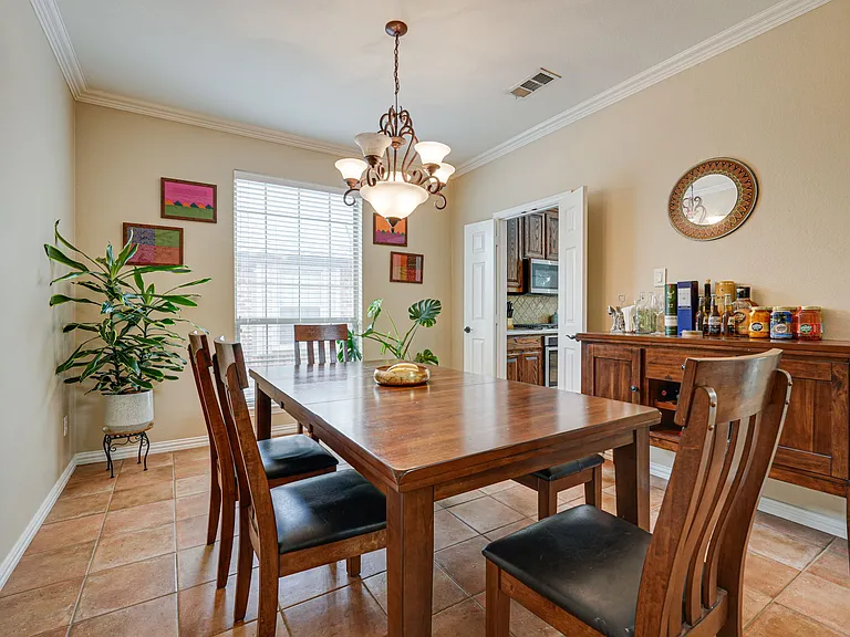 11804 Blackhawk Dr — Photo 4