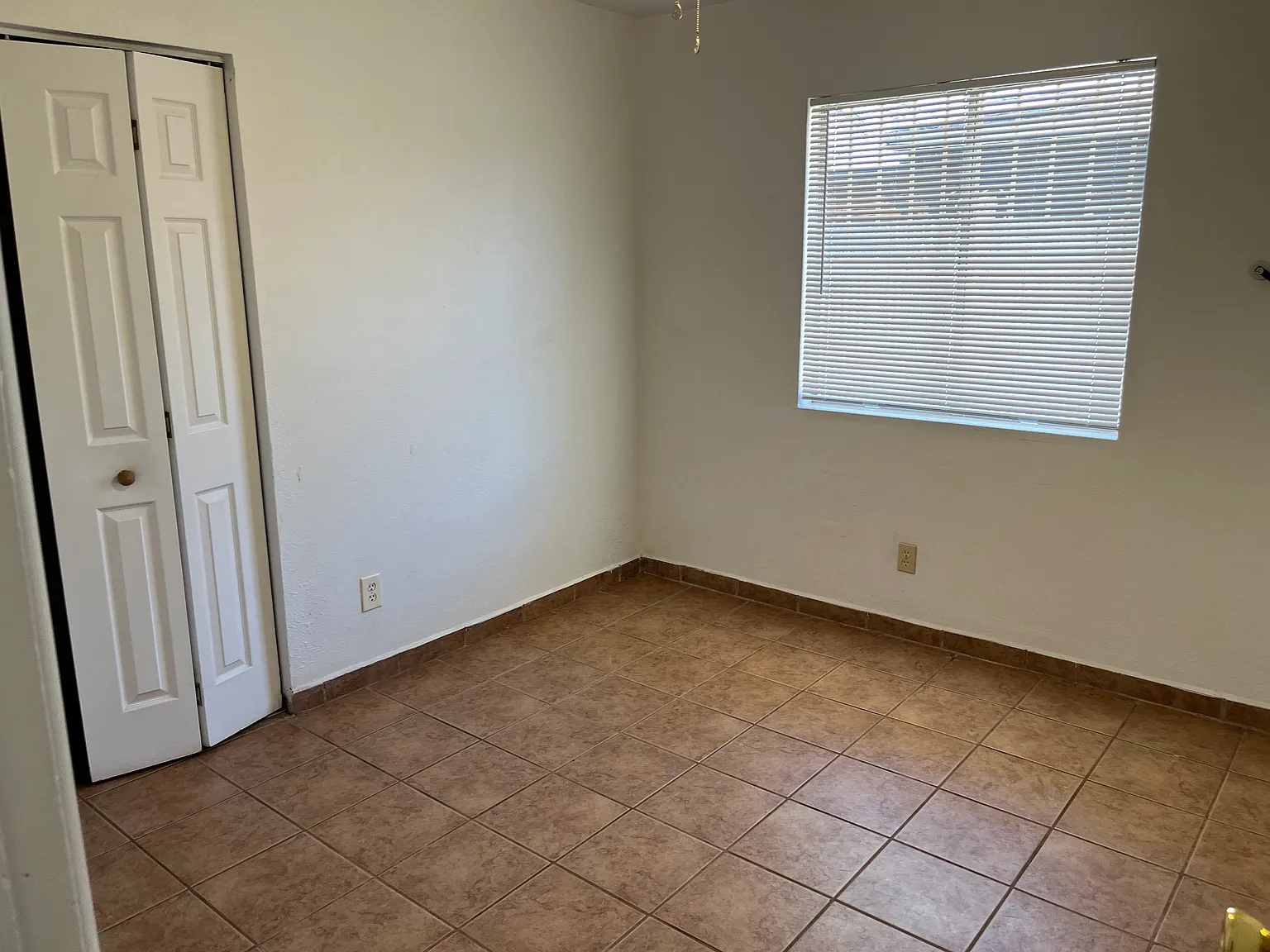 3 bed, 1100 sqft, $1,650 — Photo 4