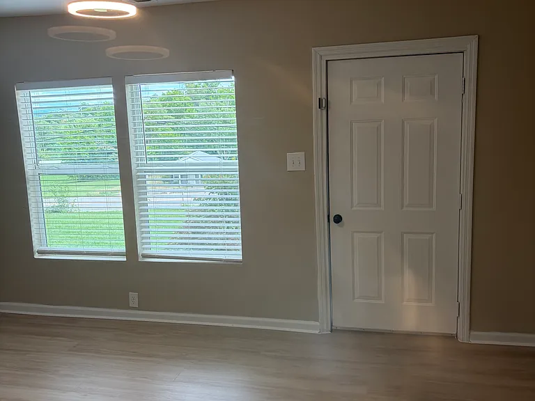 8529 Old Rutledge Pike — Photo 3