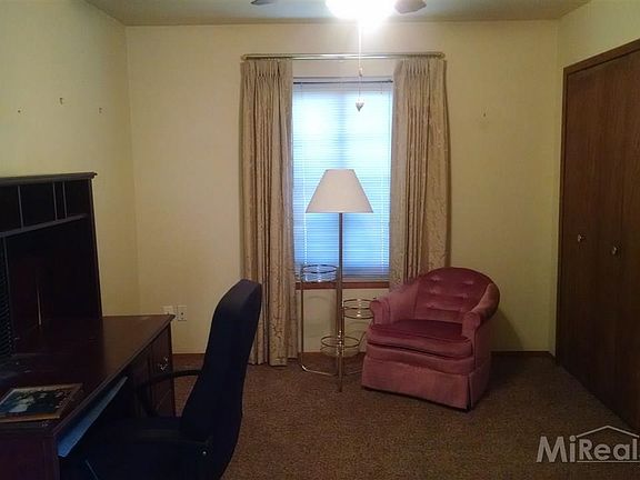 5th image of 27390 Kaufman St