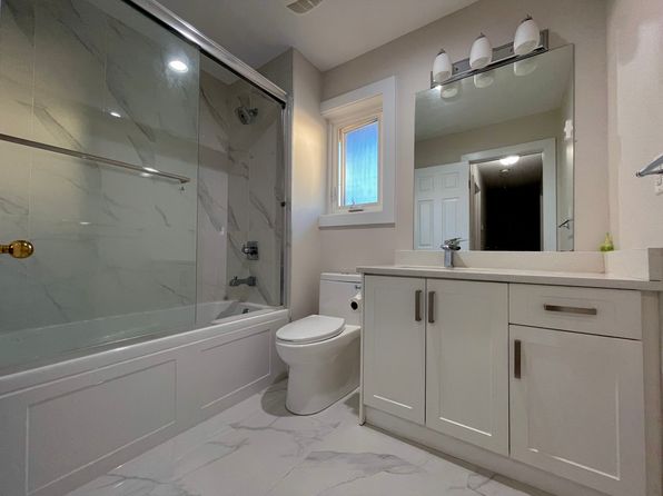 3 bedroom rental in Surrey — photo 17