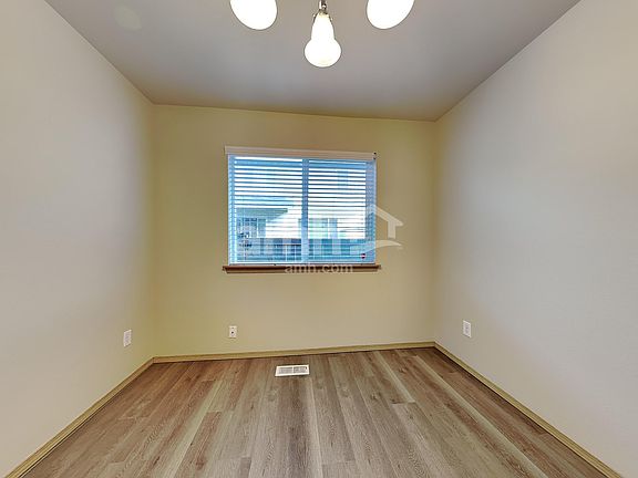 4th image of 17727 1st Avenue Ct E