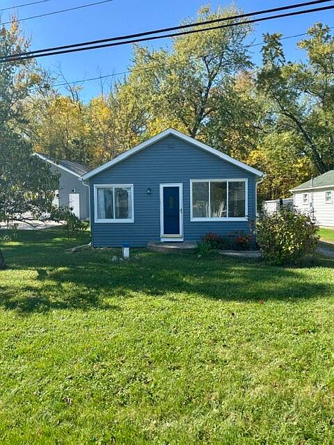 1st image of 890 Sunrise Park St