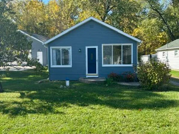 890 Sunrise Park St, Howell, MI 48843