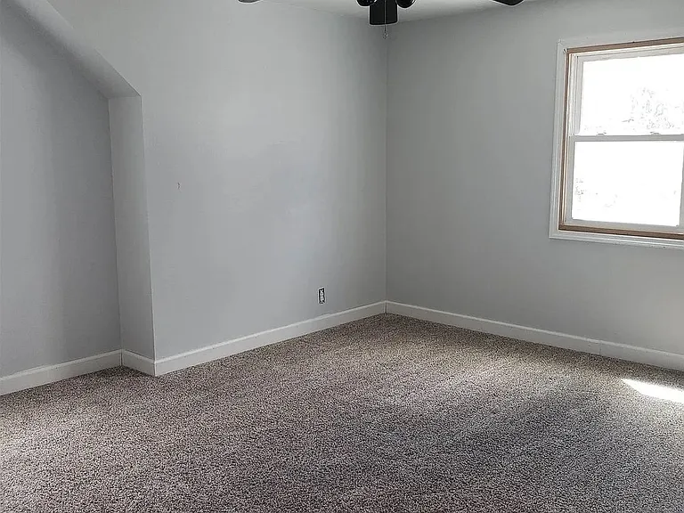 2215 Falls Ave — Photo 7