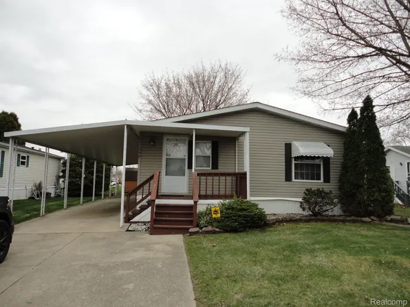 340 Edinborough St, Temperance, MI 48182