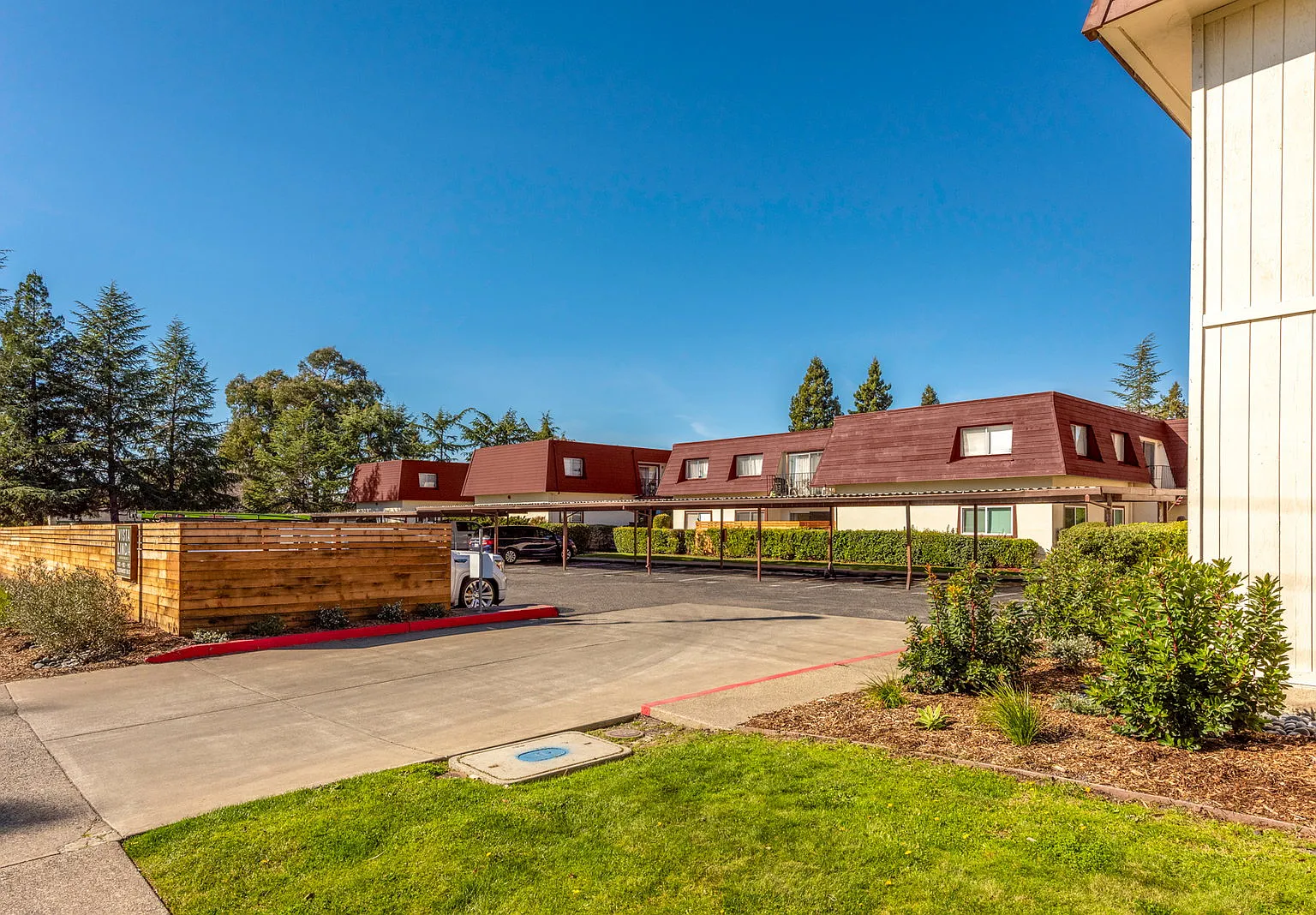 Vista Linda Apartments — Photo 3