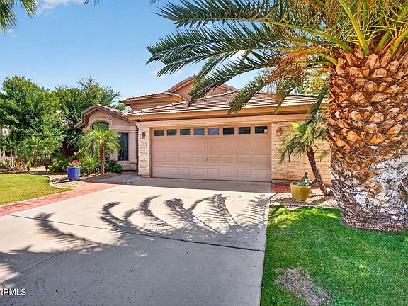 3rd image of 4791 S VISTA Place