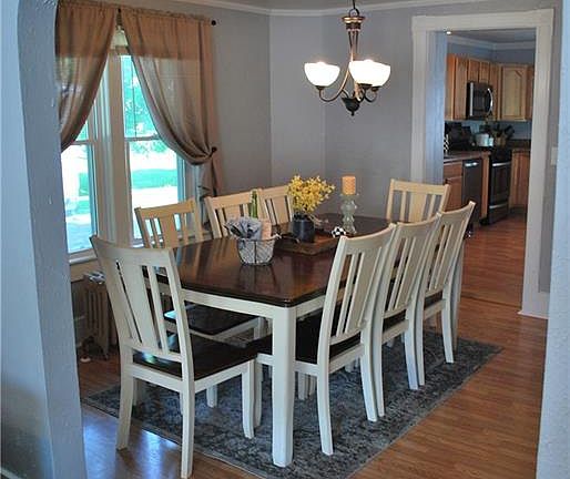 4th image of 2574 E Main St