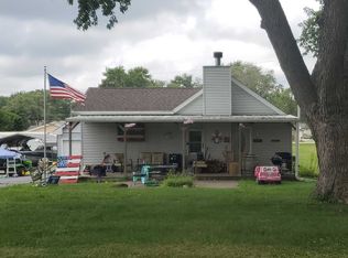 221 4th St, Colona, IL 61241