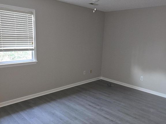 5th image of 805 Dalewood Dr