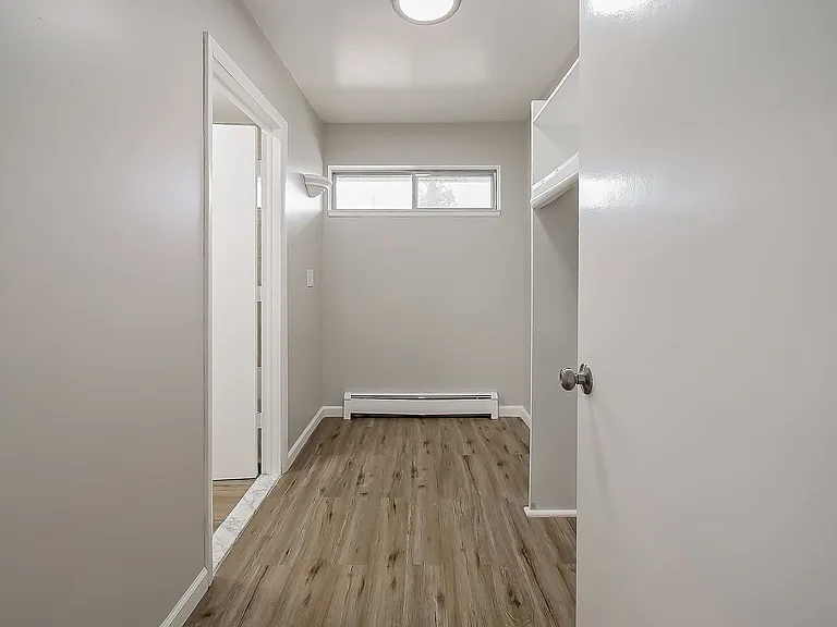 132 Huronview Ct — Photo 13