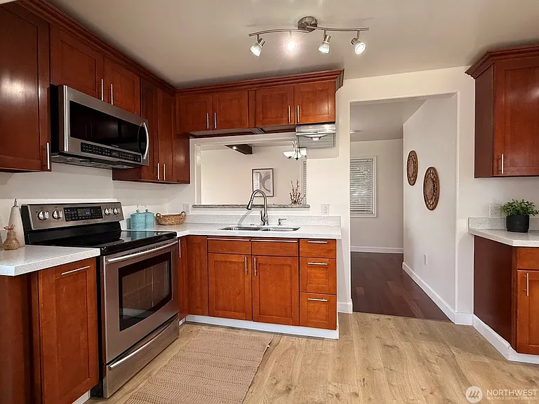 2907 S McClellan St — Photo 12