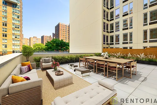 99 Fleet Pl Photo 1