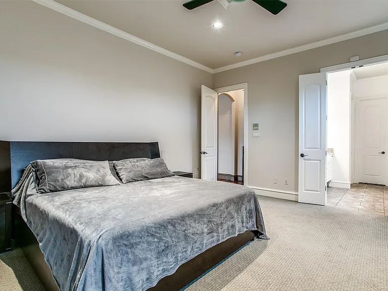 1805 Castle Ct — Photo 18