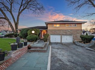 794 Cornwell Ave, Malverne, NY 11565