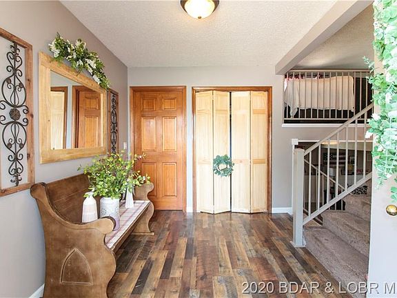 3rd image of 102 El Donna Ave