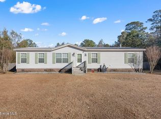 139 Hotel Branch Lane, Richlands, NC 28574