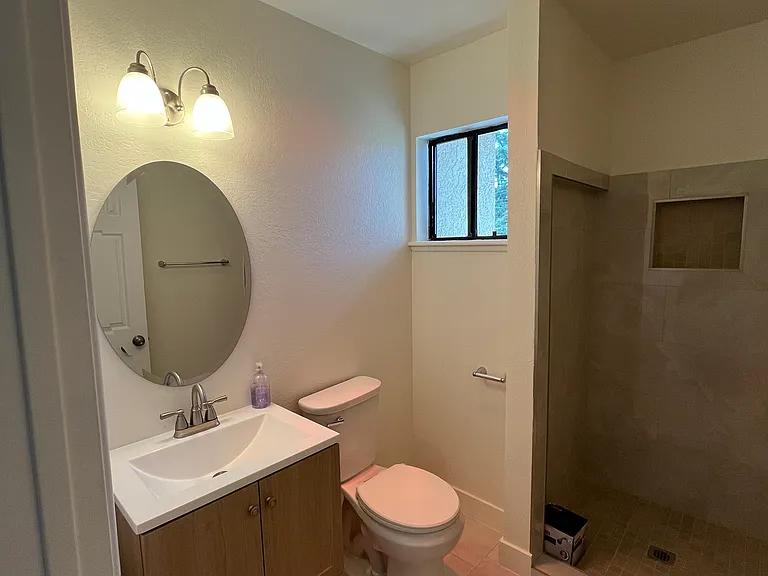 1165 Spazier Ave #104 — Photo 6