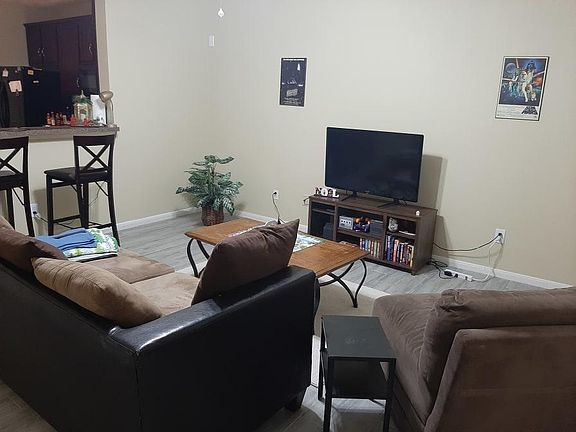2nd image of 1903 Shady Oaks Ct