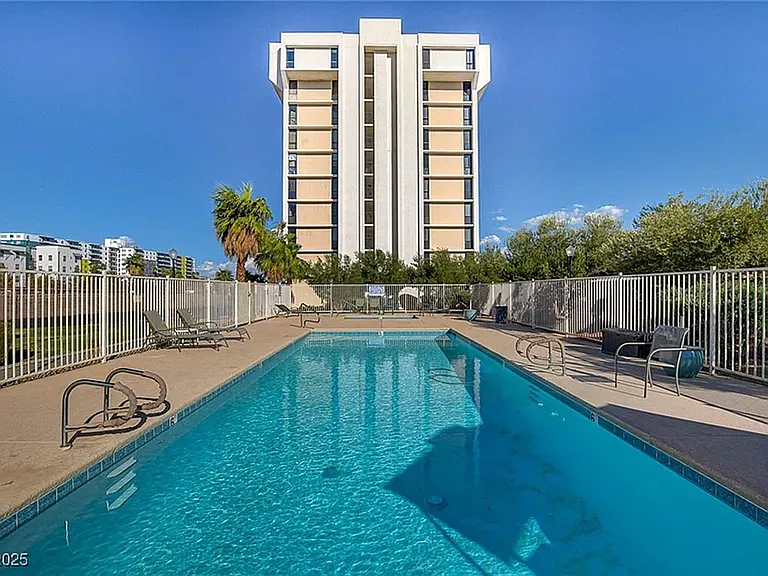 3930 University Center Dr #806 — Photo 2