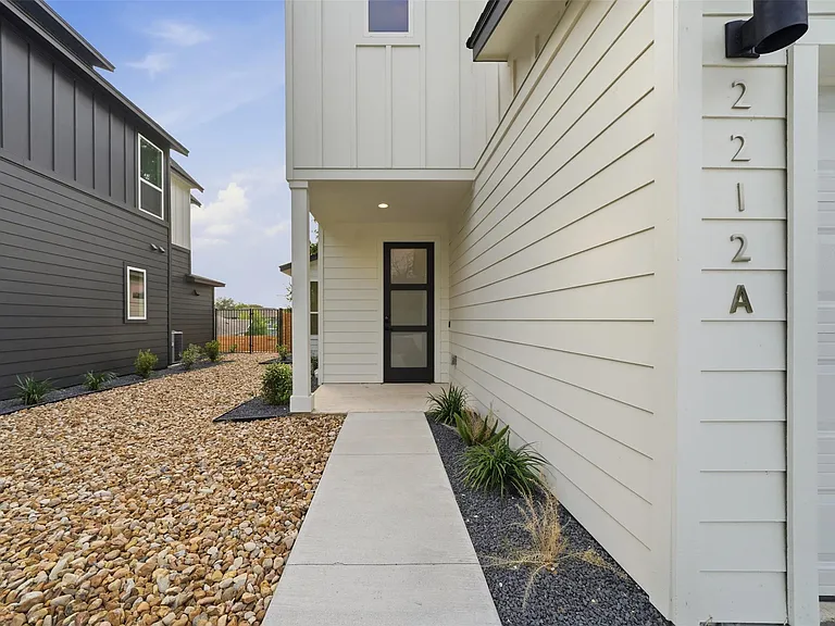 2212 Yellow Jacket Ln #1 — Photo 6