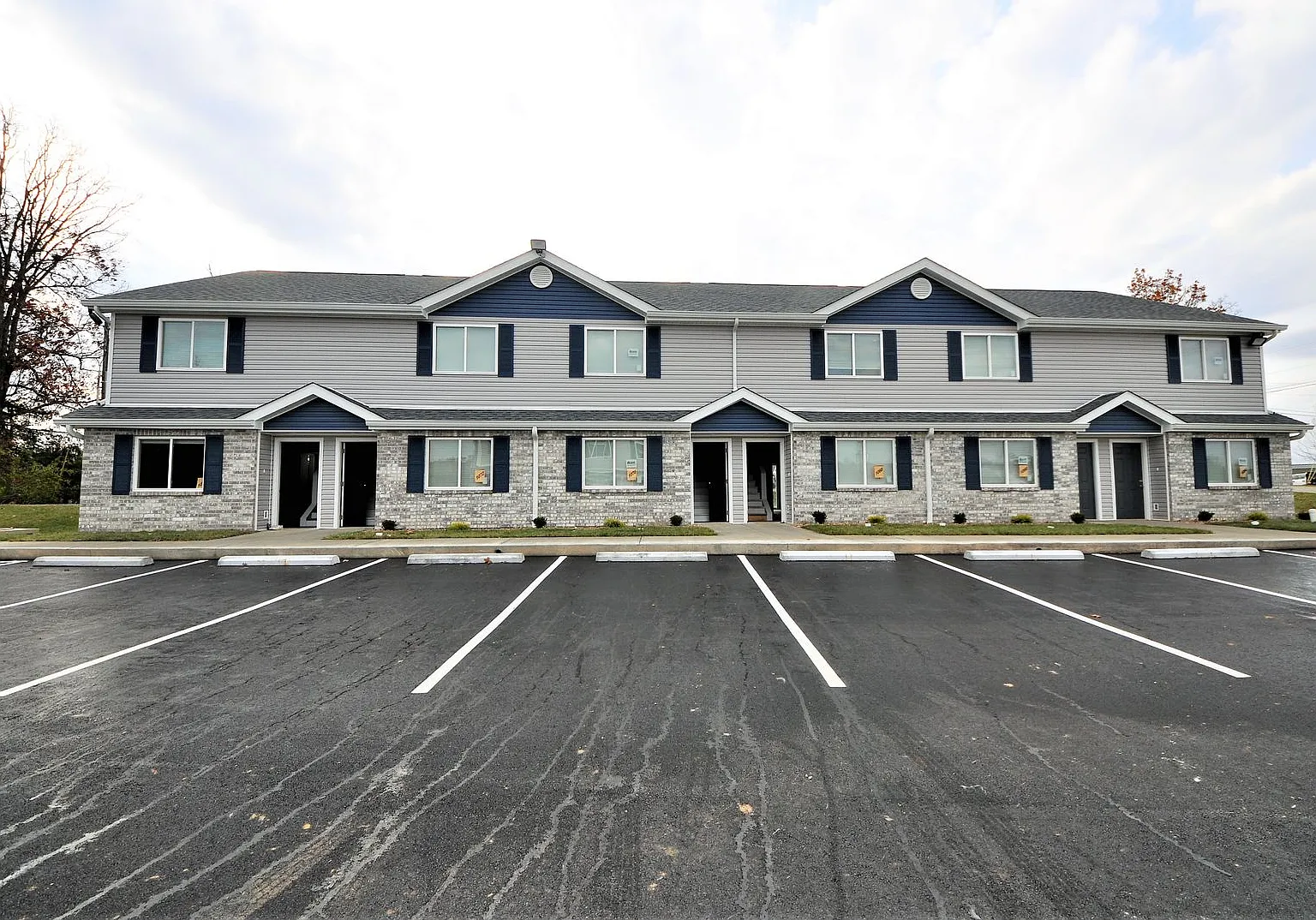 Bennington Place Apartments - 2 Bedroom Townhome — Photo 1