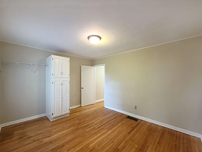 3225 Forrest Hills Dr — Photo 37