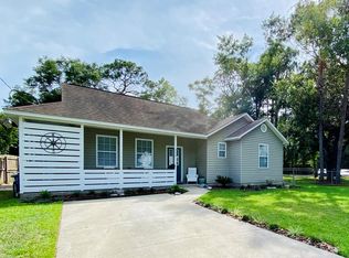 250 14th St, Apalachicola, FL 32320