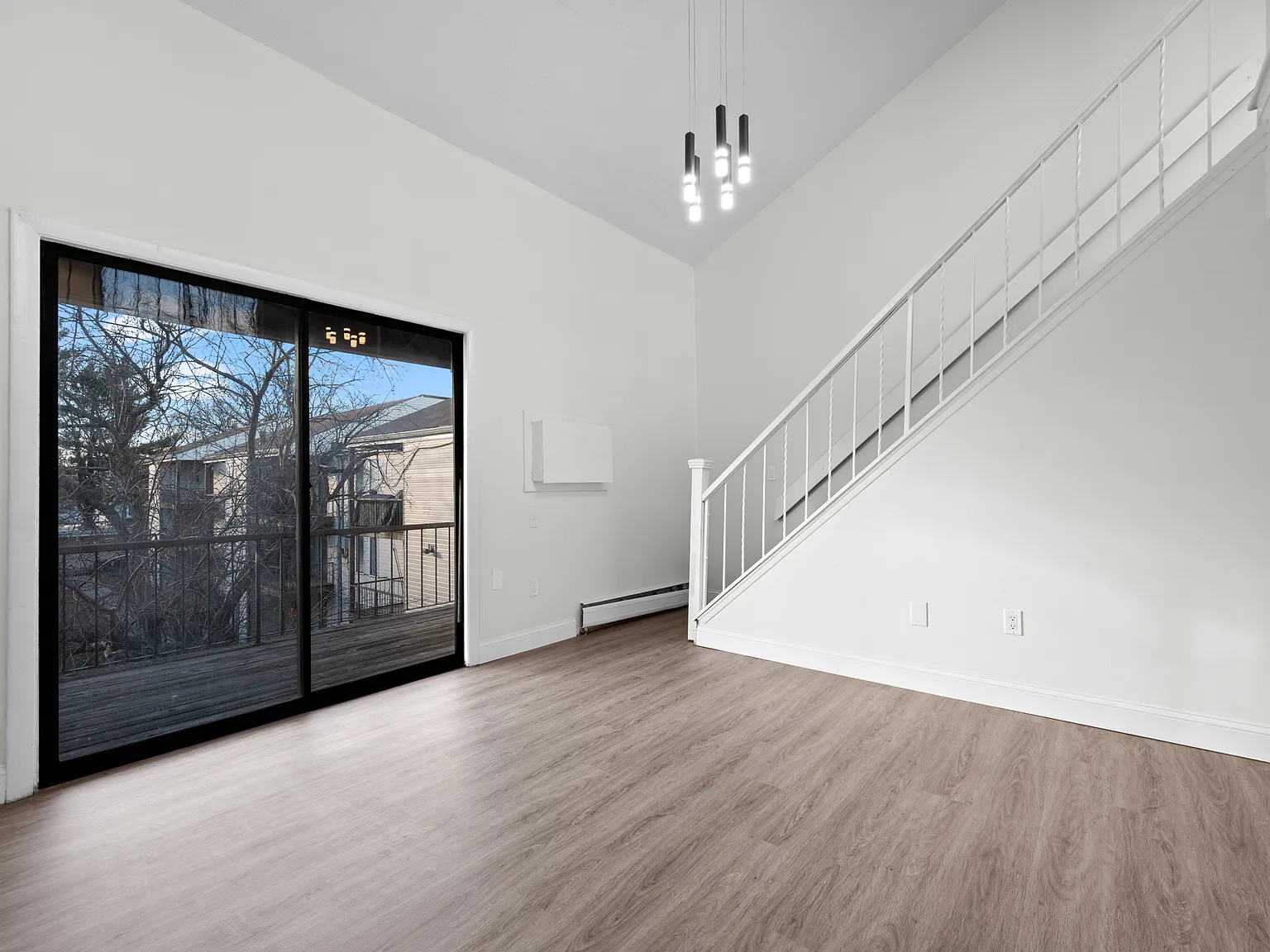 2 bed, 1100 sqft, $1,850 — Photo 1