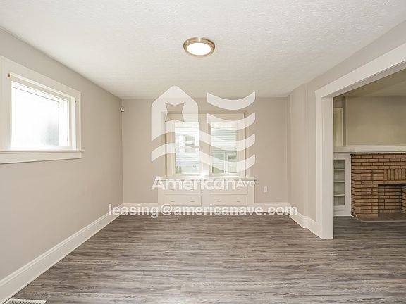 861538_003_dining_room_4.jpg