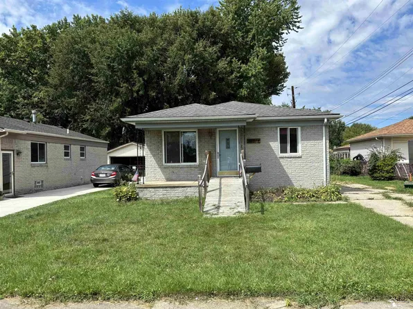34373 Virgil St, Harrison Township, MI 48045