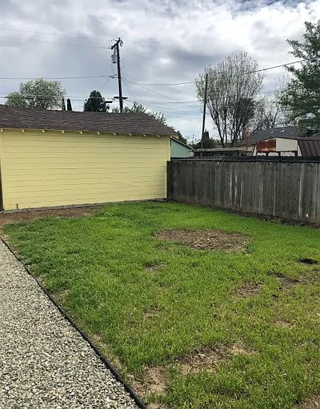 1436 Merced St — Photo 10