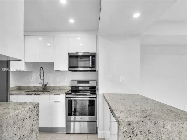 10755 SW 108th Ave #304 — Photo 3