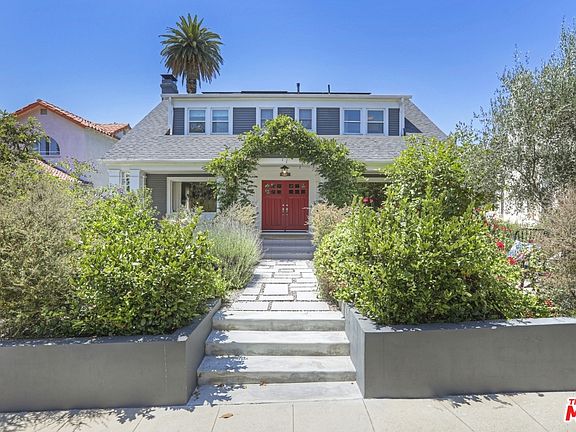 2nd image of 2049 N Berendo St