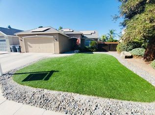 331 W Chennault Ave, Clovis, CA 93611