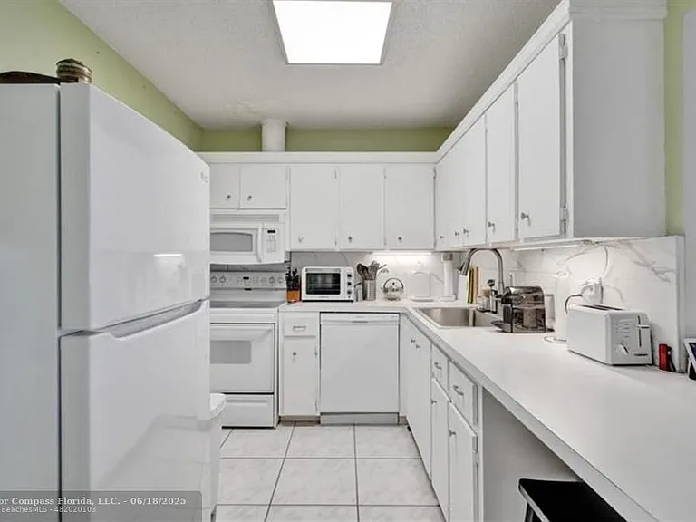 6750 NE 21st Rd #123 — Photo 17