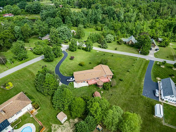 2nd image of 57 Oakley Dr