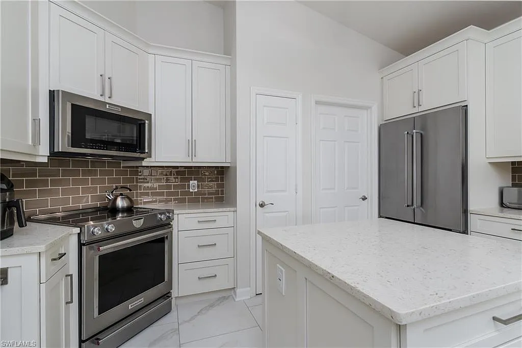 4 bed, 2.5 bath, 2133 sqft, $6,500 — Photo 1