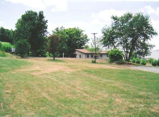 8554 Peters Rd, Cranberry Twp, PA 16066