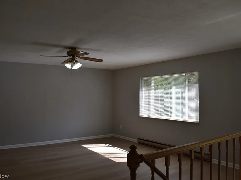 487 Greenhill Rd — Photo 3