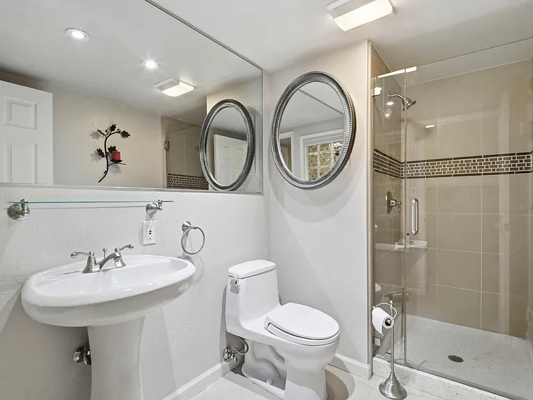 6001 Castlebrook Dr — Photo 29