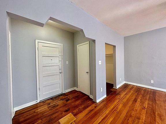 3rd image of 544 N Heliotrope Dr #207