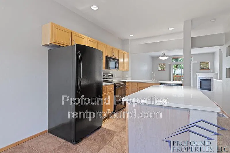 2 bed, 2.5 bath, 1516 sqft, $2,195 — Photo 2
