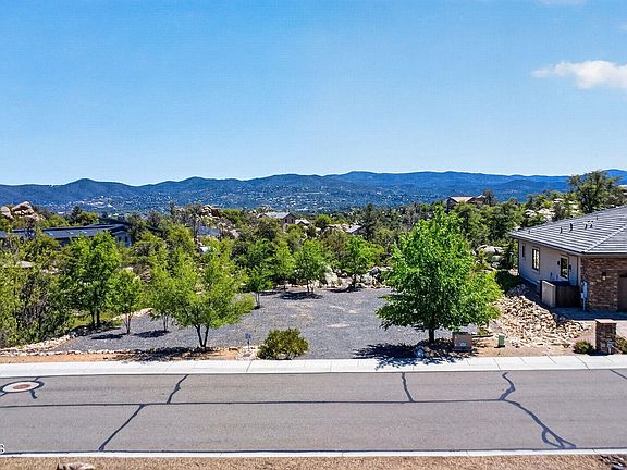 2nd image of 909 Border Ct