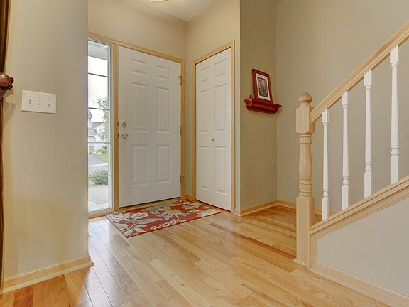 3rd image of 4885 Narcissus Ln N